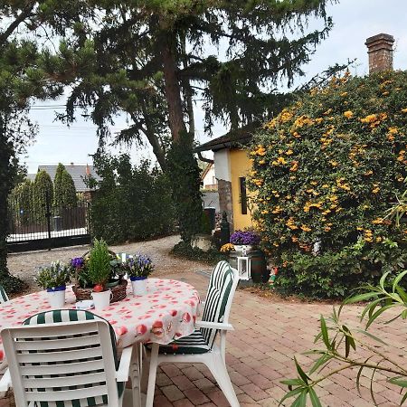 Villa-Magdi Vendeghaz Révfülöp Buitenkant foto