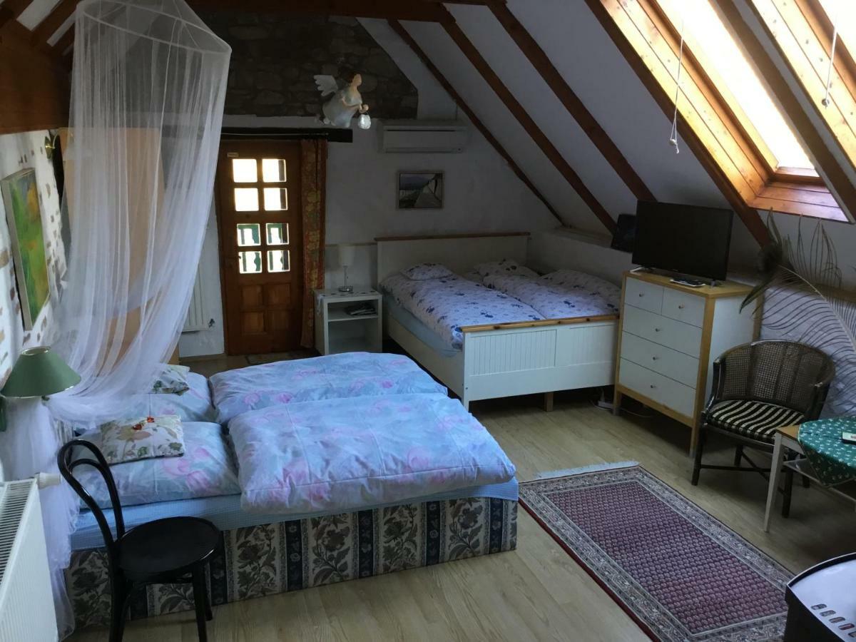 Villa-Magdi Vendeghaz Révfülöp Buitenkant foto
