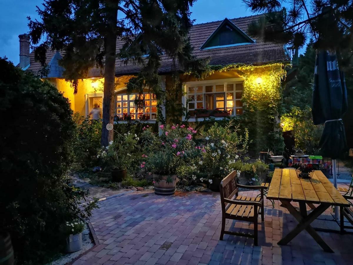 Villa-Magdi Vendeghaz Révfülöp Buitenkant foto