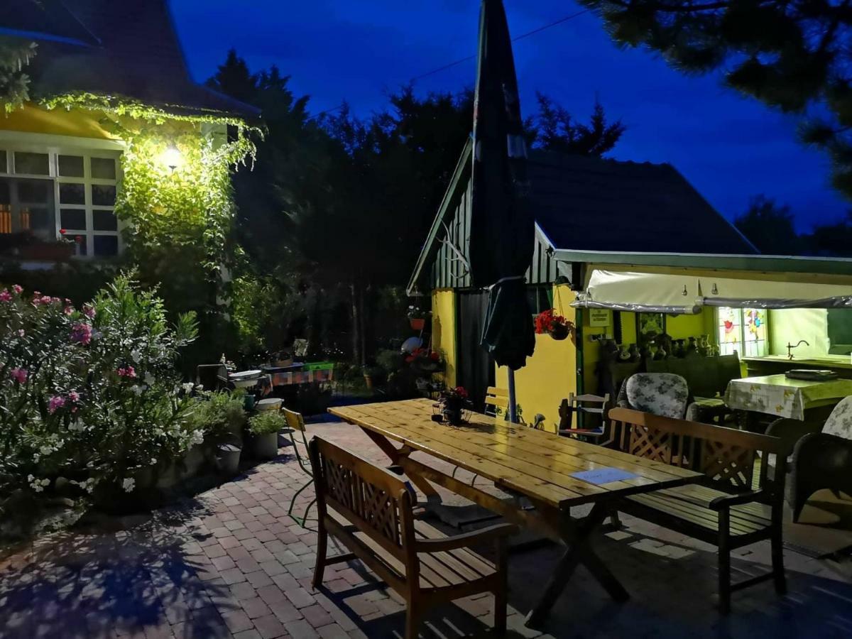 Villa-Magdi Vendeghaz Révfülöp Buitenkant foto